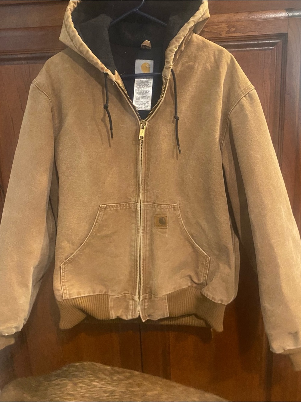 Vintage Carhartt J130 BRN Active Jacket - Size Medium (Measures 24" x 26.5")"
